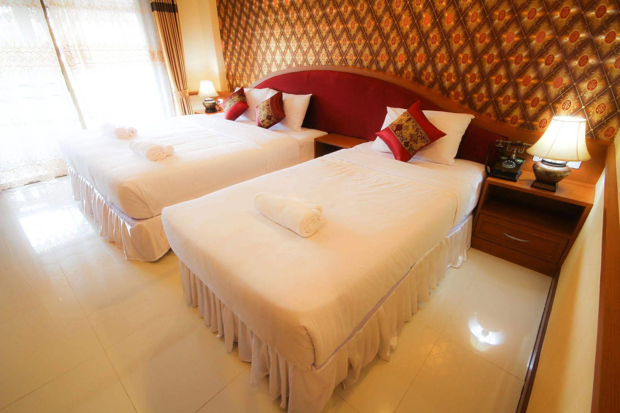 Phoothawee House Hotel Чиангмай Екстериор снимка