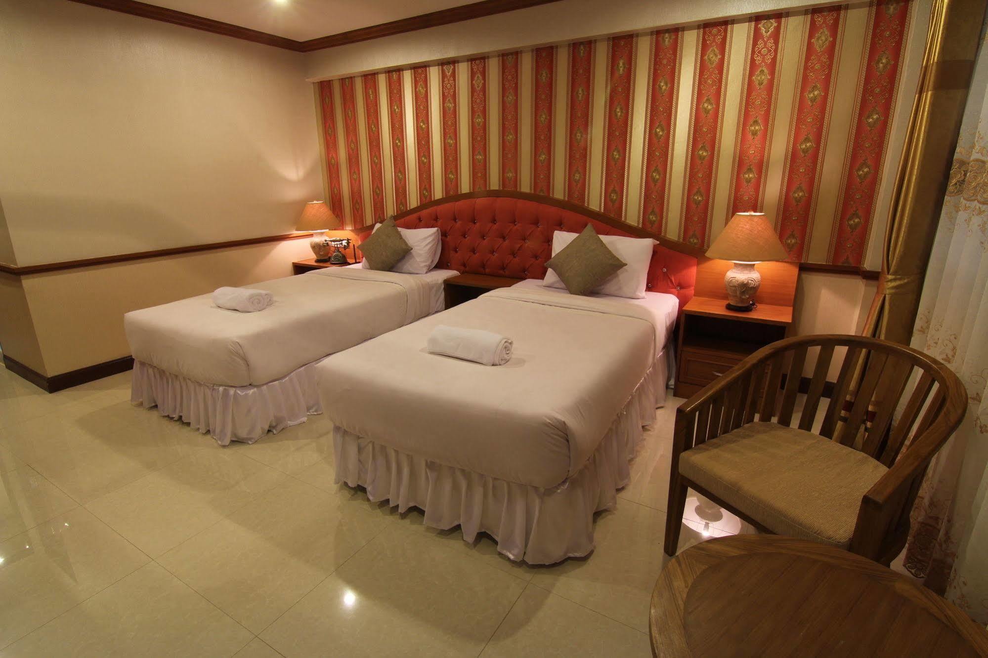Phoothawee House Hotel Чиангмай Екстериор снимка